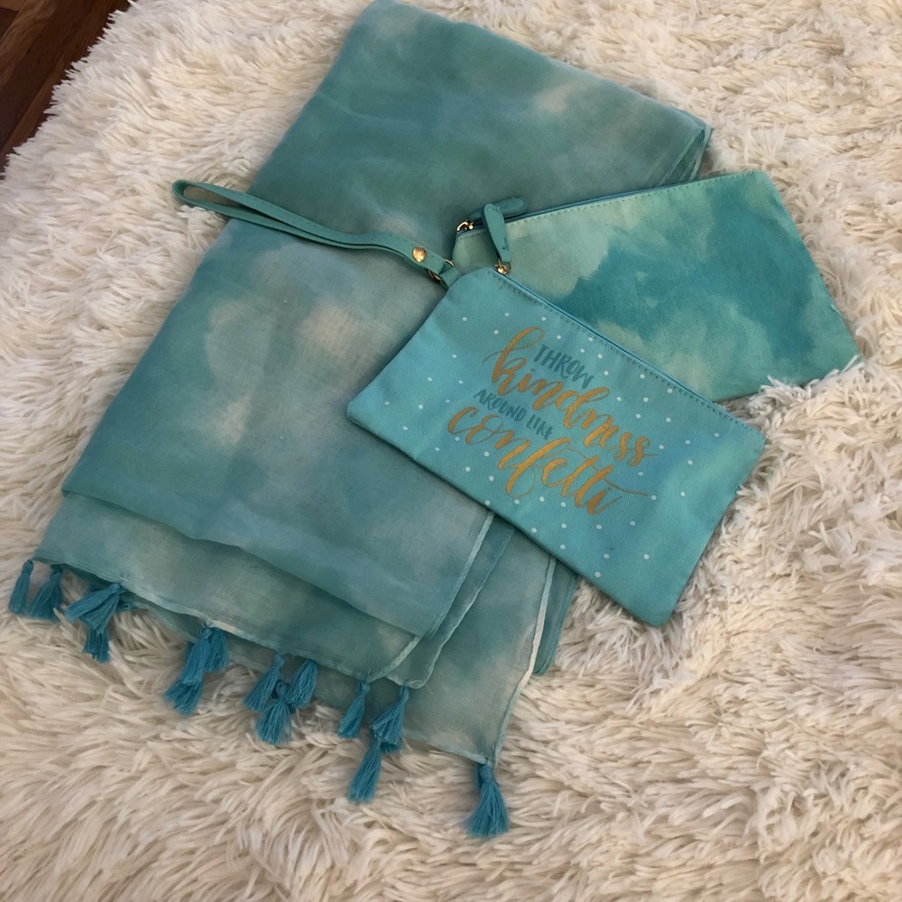 NWOT Charming Charlie 2 Pouch & Scarf Set